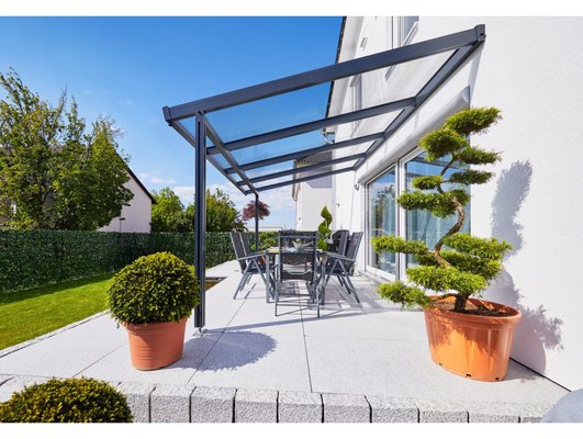 Hliníková pergola Terrasendach Premium - VSG sklo / antracitová konstrukce